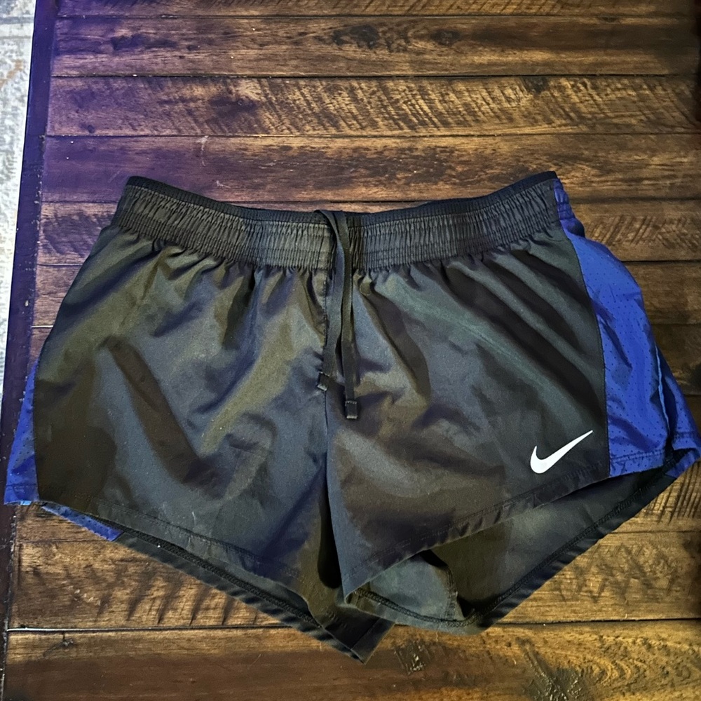 Medium Nike Women's Dry Tempo Shorts - Black, light blue and royal blue